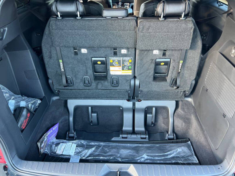 2025 Toyota Sienna Limited 7-Passenger