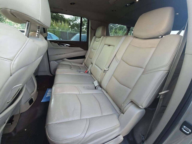 2017 Cadillac Escalade ESV Luxury