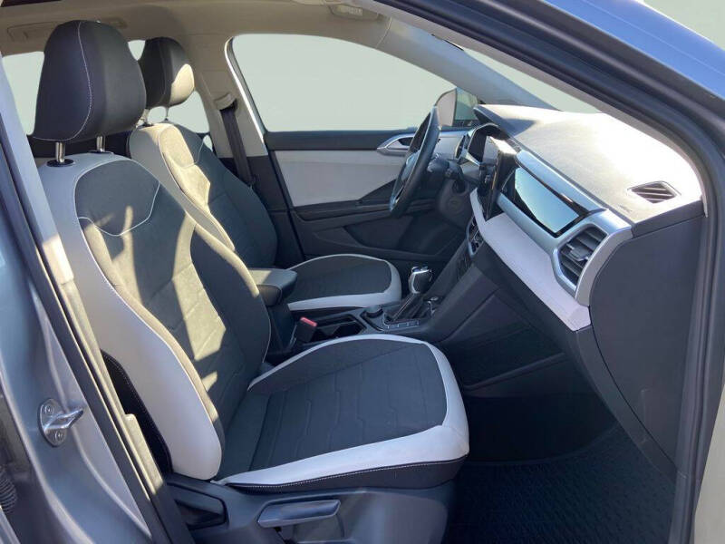 2025 Volkswagen Taos SE 4Motion