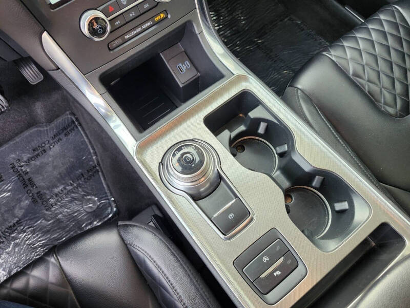 2024 Ford Edge Titanium