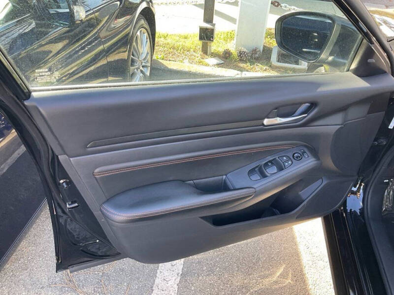 2022 Nissan Altima 2.5 SR