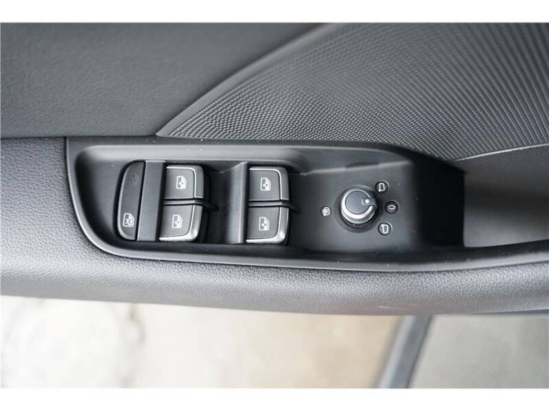 2017 Audi A3 Sportback e-tron 1.4T Premium Plus