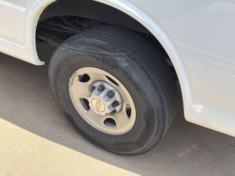 2024 Chevrolet Express 2500