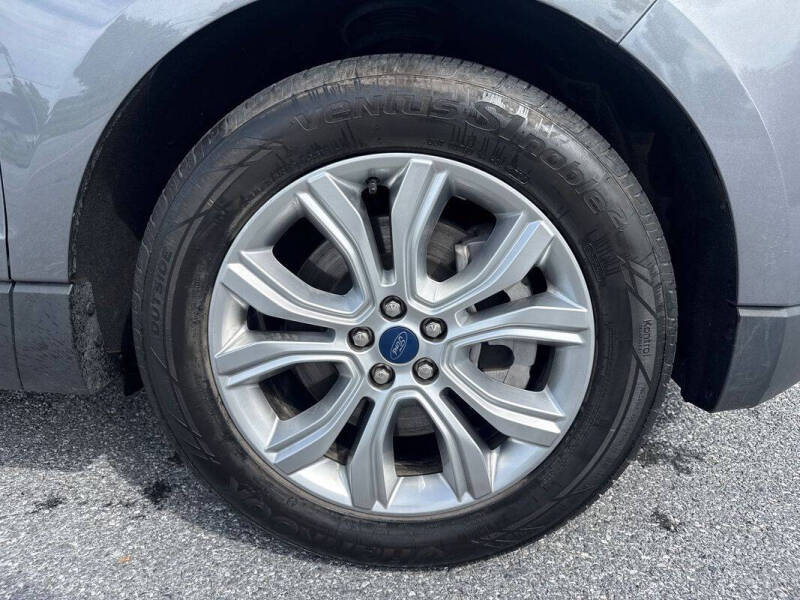 2022 Ford Edge Titanium