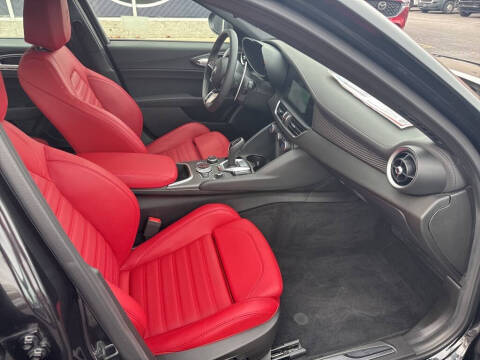 2024 Alfa Romeo Giulia Quadrifoglio