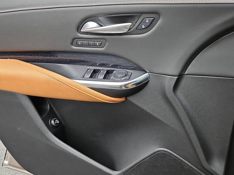 2025 Cadillac XT4 Premium Luxury