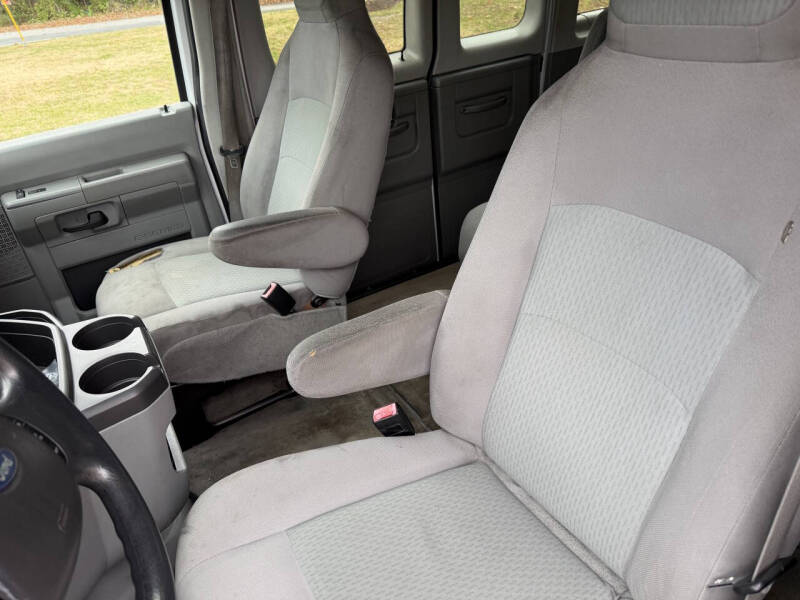 2013 Ford E-Series E-350 SD XLT