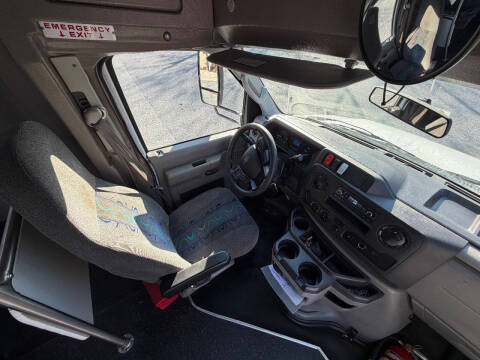 2021 Ford E-450 28 Passenger