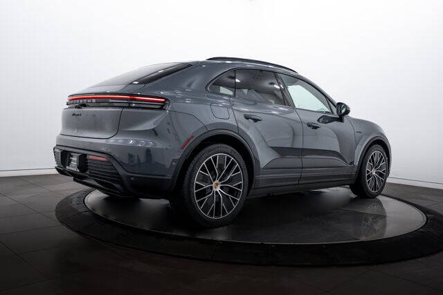 2026 Porsche Macan 4 Electric