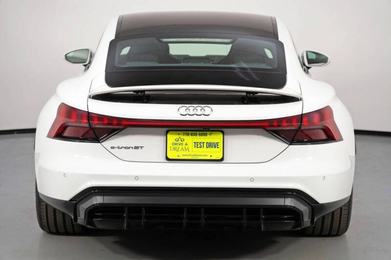 2022 Audi e-tron GT quattro Premium Plus