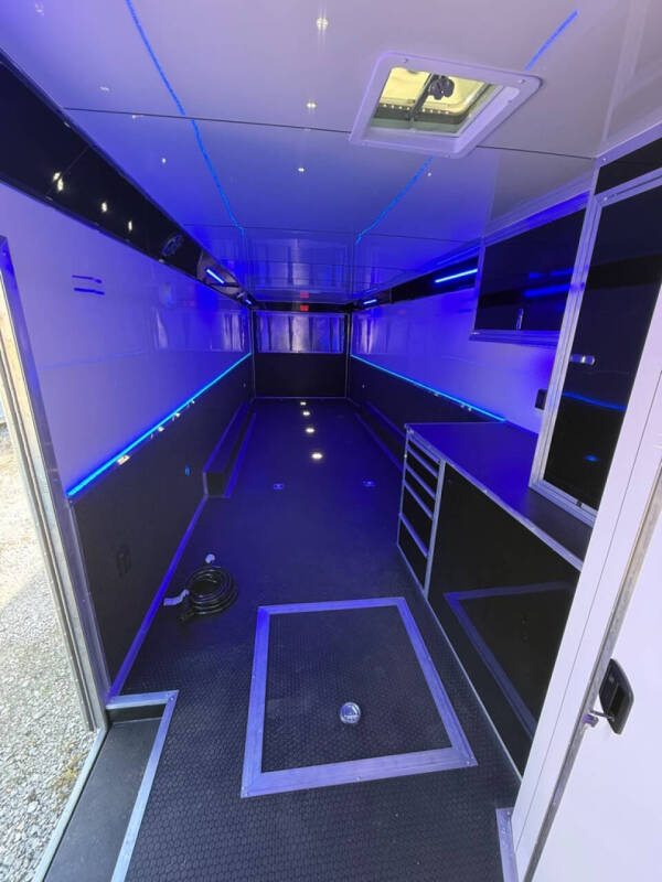 2026 Haulmark 8.5X34 BATHROOM