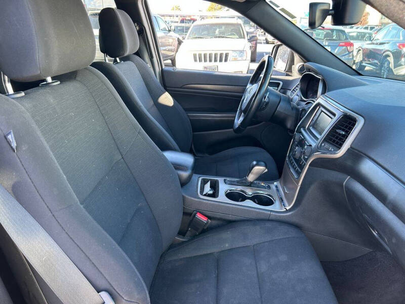 2017 Jeep Grand Cherokee Laredo