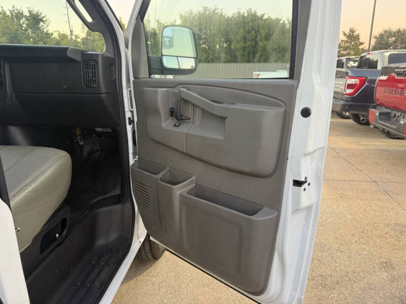 2023 Chevrolet Express LS 3500