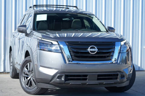2022 Nissan Pathfinder SV