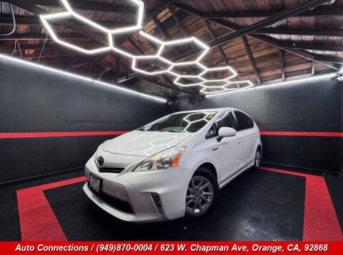 2013 Toyota Prius v Three