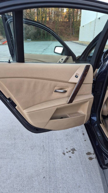 2005 BMW 5 Series 530i