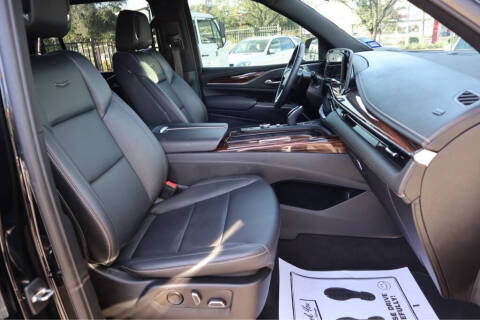 2023 Cadillac Escalade ESV Luxury