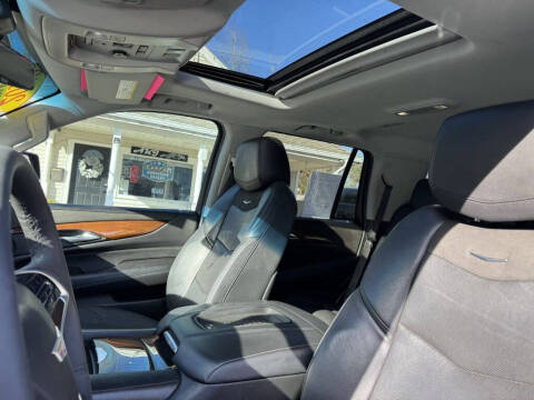 2019 Cadillac Escalade Luxury