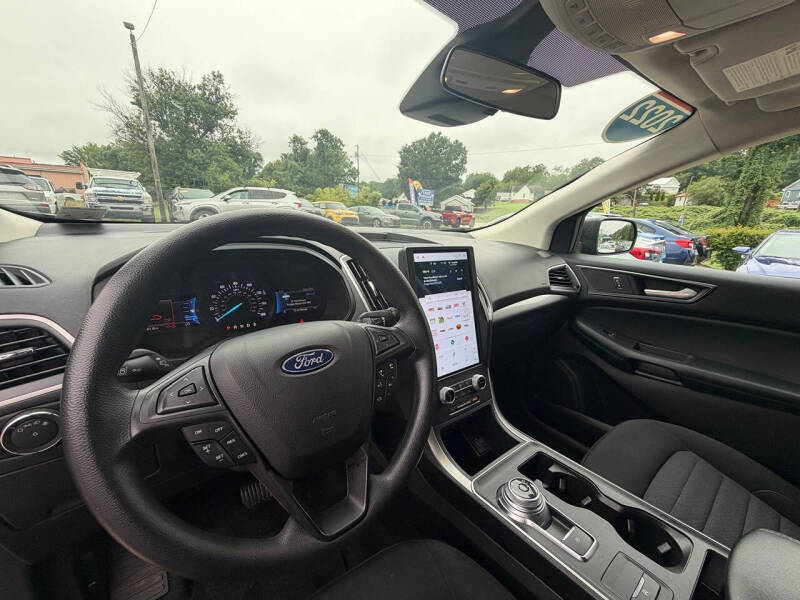 2022 Ford Edge SE