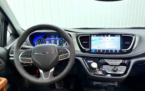 2025 Chrysler Pacifica Pinnacle