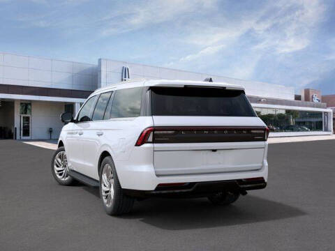 2027 Lincoln Navigator Premiere