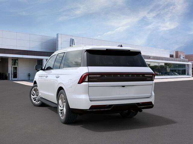 2027 Lincoln Navigator Premiere
