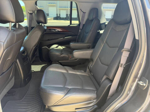 2016 Cadillac Escalade Standard
