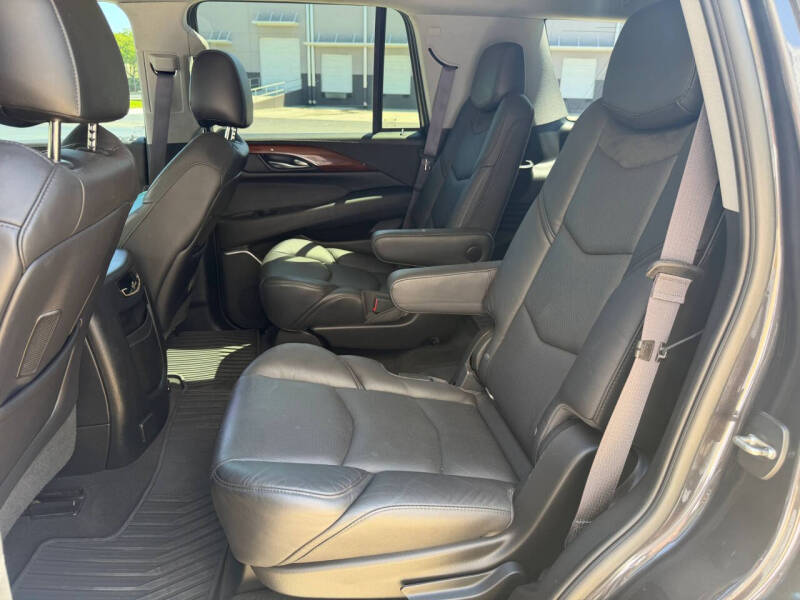 2016 Cadillac Escalade Standard