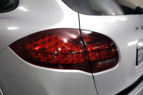 2014 Porsche Cayenne GTS