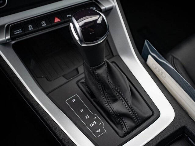 2025 Audi Q3 quattro S line Prem Plus 45 TFSI