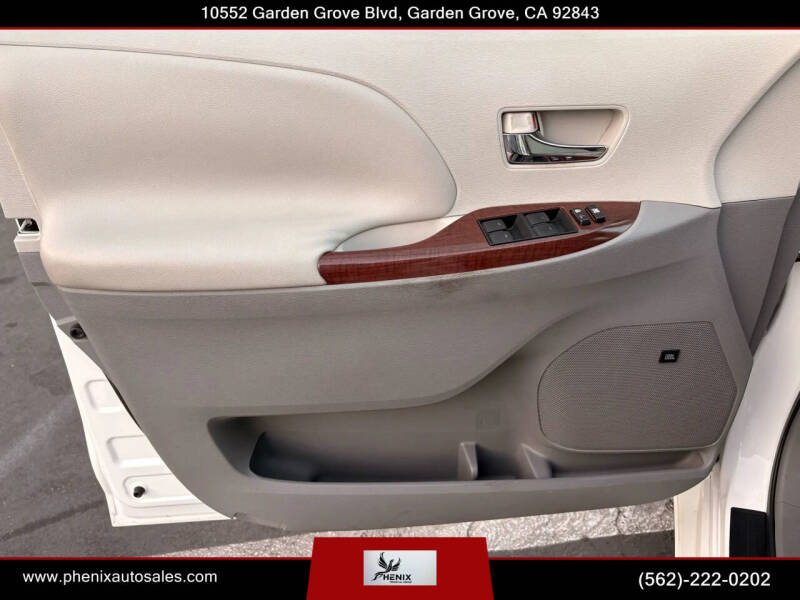 2011 Toyota Sienna Limited 7-Passenger