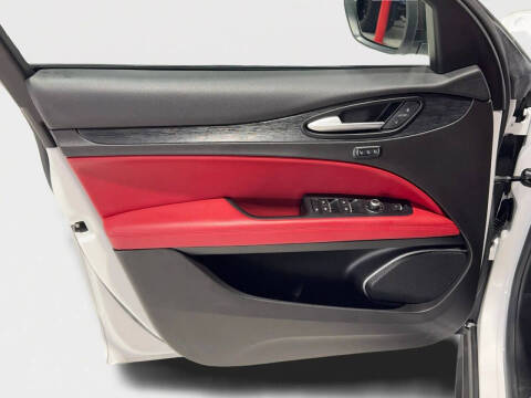 2020 Alfa Romeo Stelvio Sport