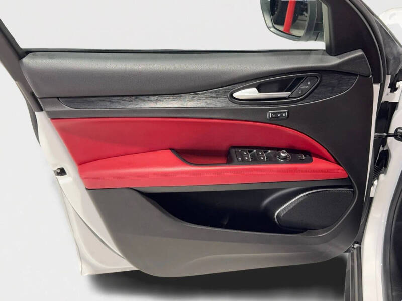 2020 Alfa Romeo Stelvio Sport