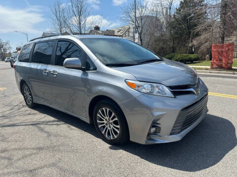 2018 Toyota Sienna for sale at Cars Trader New York in Brooklyn NY