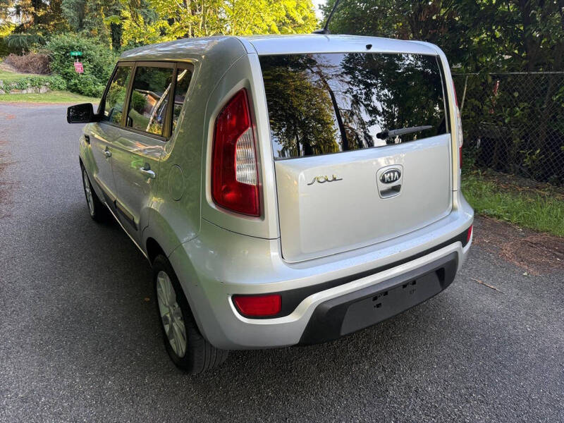 2013 Kia Soul +
