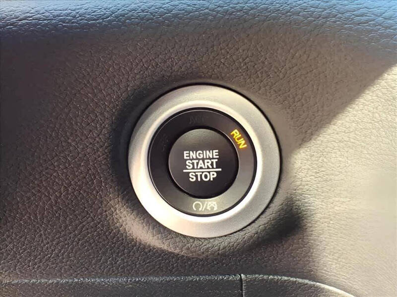 2023 Chrysler Pacifica Plug-In Hybrid Touring L