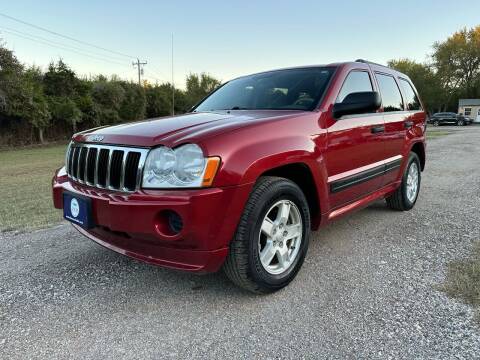 2006 Jeep Grand Cherokee for sale at The Car Shed in Burleson TX
