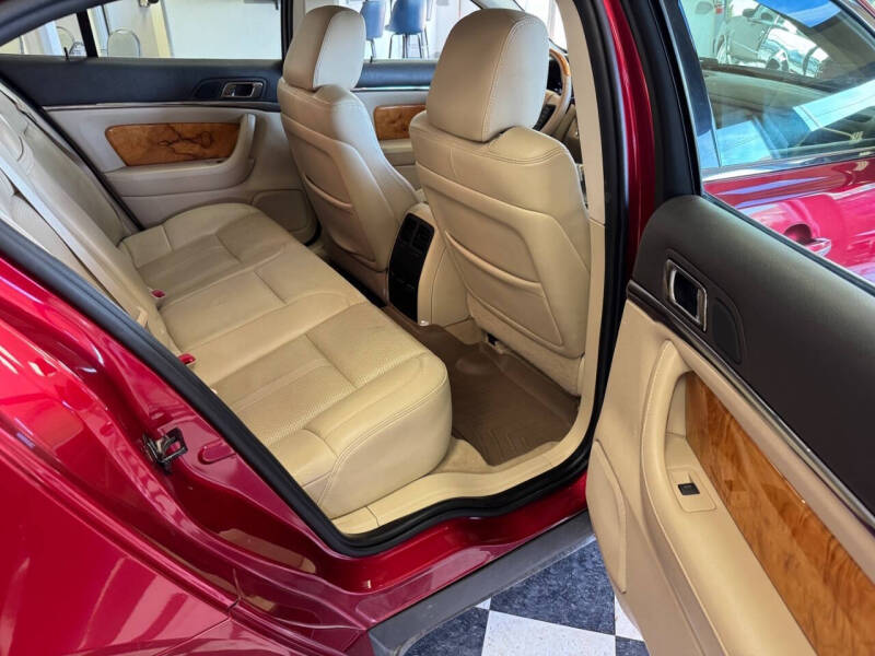 2011 Lincoln MKS