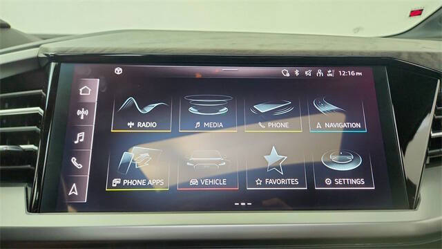 2024 Audi Q4 e-tron quattro Premium Plus 50