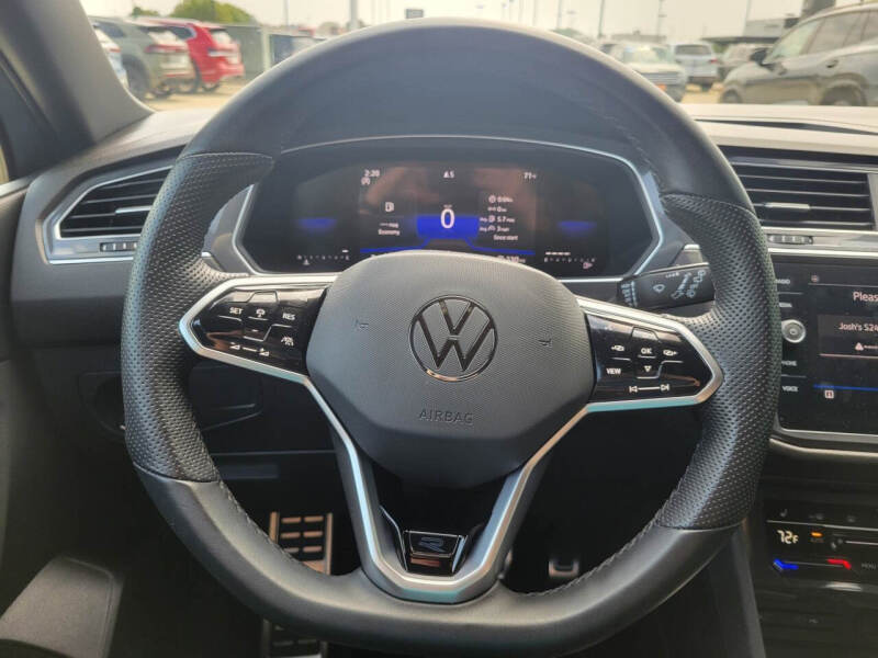 2023 Volkswagen Tiguan SE R-Line Black