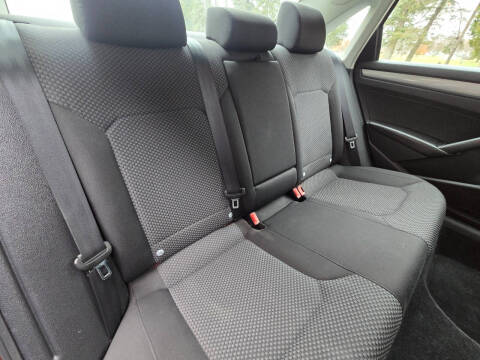 2014 Volkswagen Passat 2.5L S PZEV