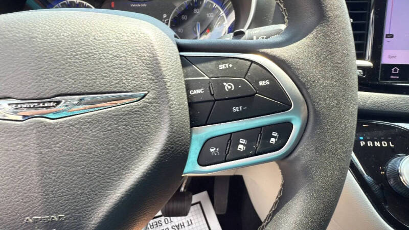 2023 Chrysler Pacifica Touring L