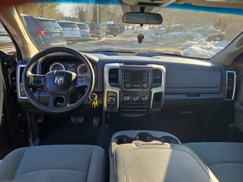 2017 RAM 1500 SLT