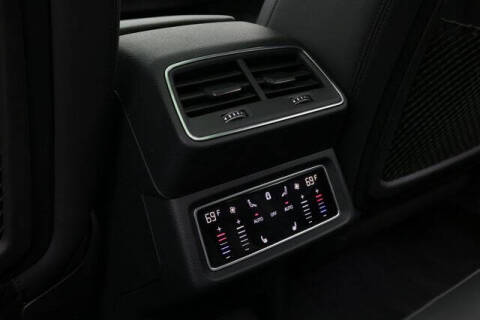 2022 Audi e-tron quattro Premium Plus