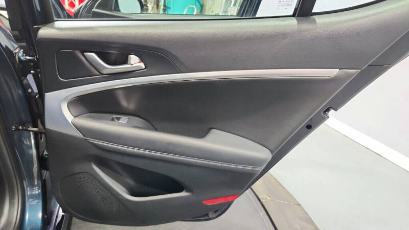 2023 Genesis G70