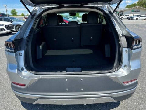 2025 VinFast VF8 Eco