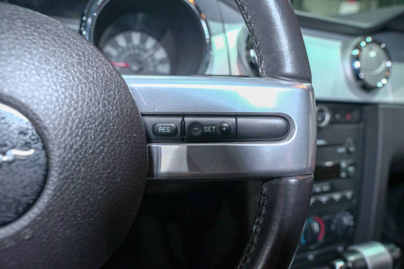 2005 Ford Mustang V6 Premium