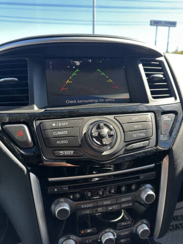 2018 Nissan Pathfinder SV