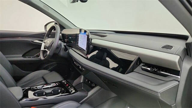 2025 Audi Q6 e-tron quattro Premium Plus