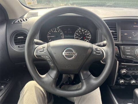 2019 Nissan Pathfinder S